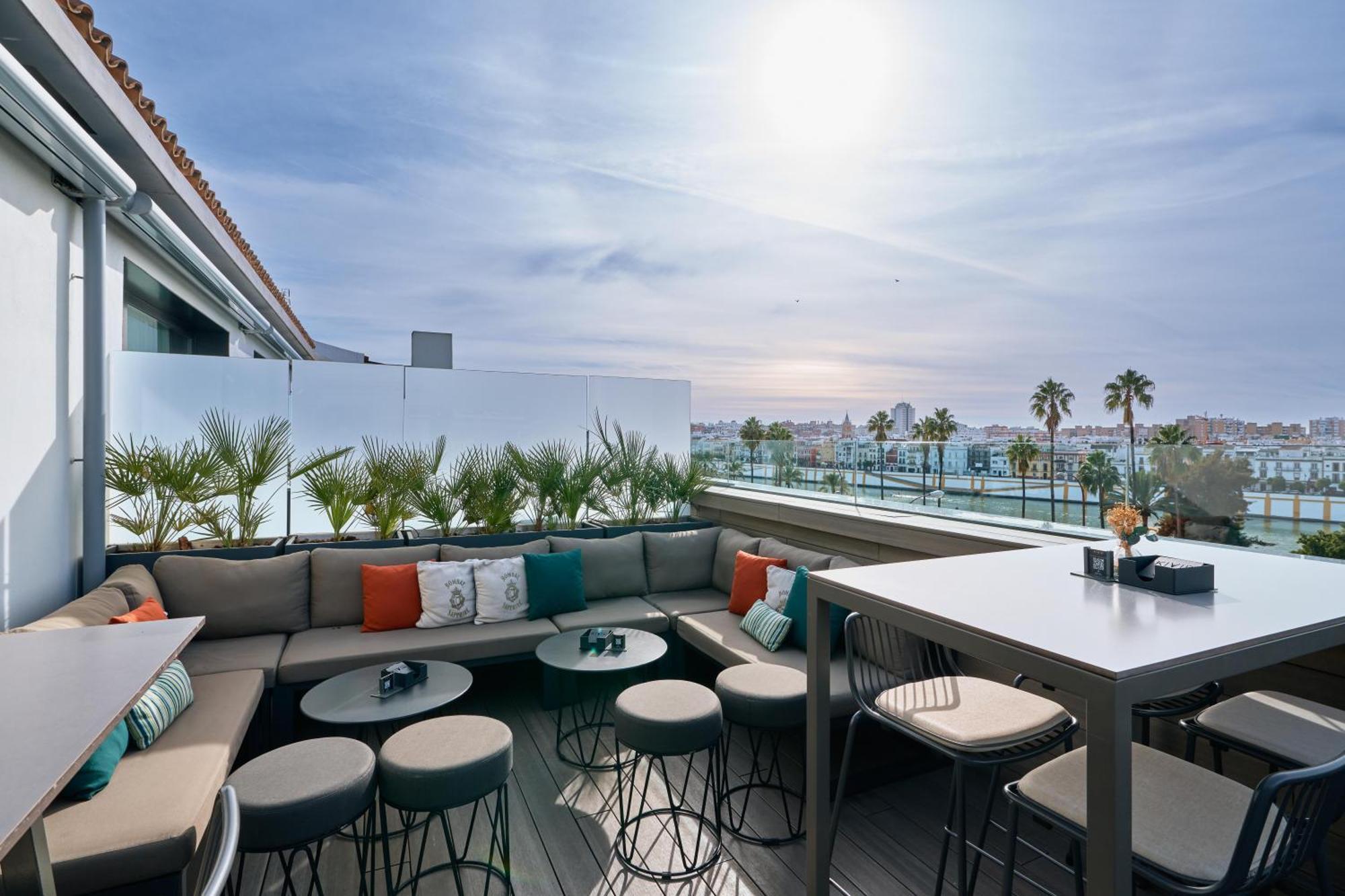 Hotel Kivir Seville Exterior photo