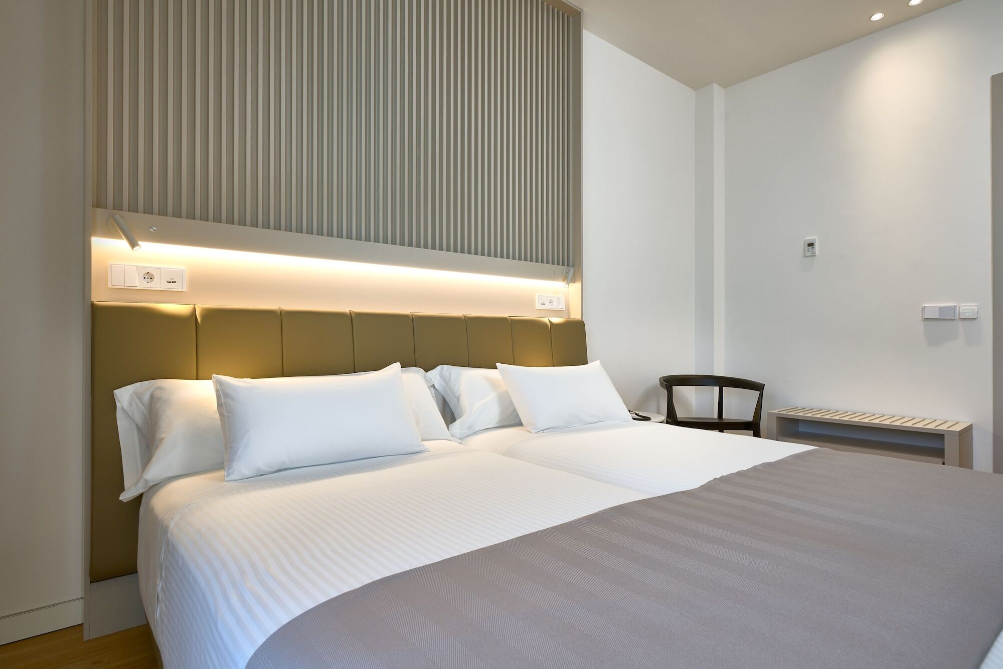 Hotel Kivir Seville Exterior photo